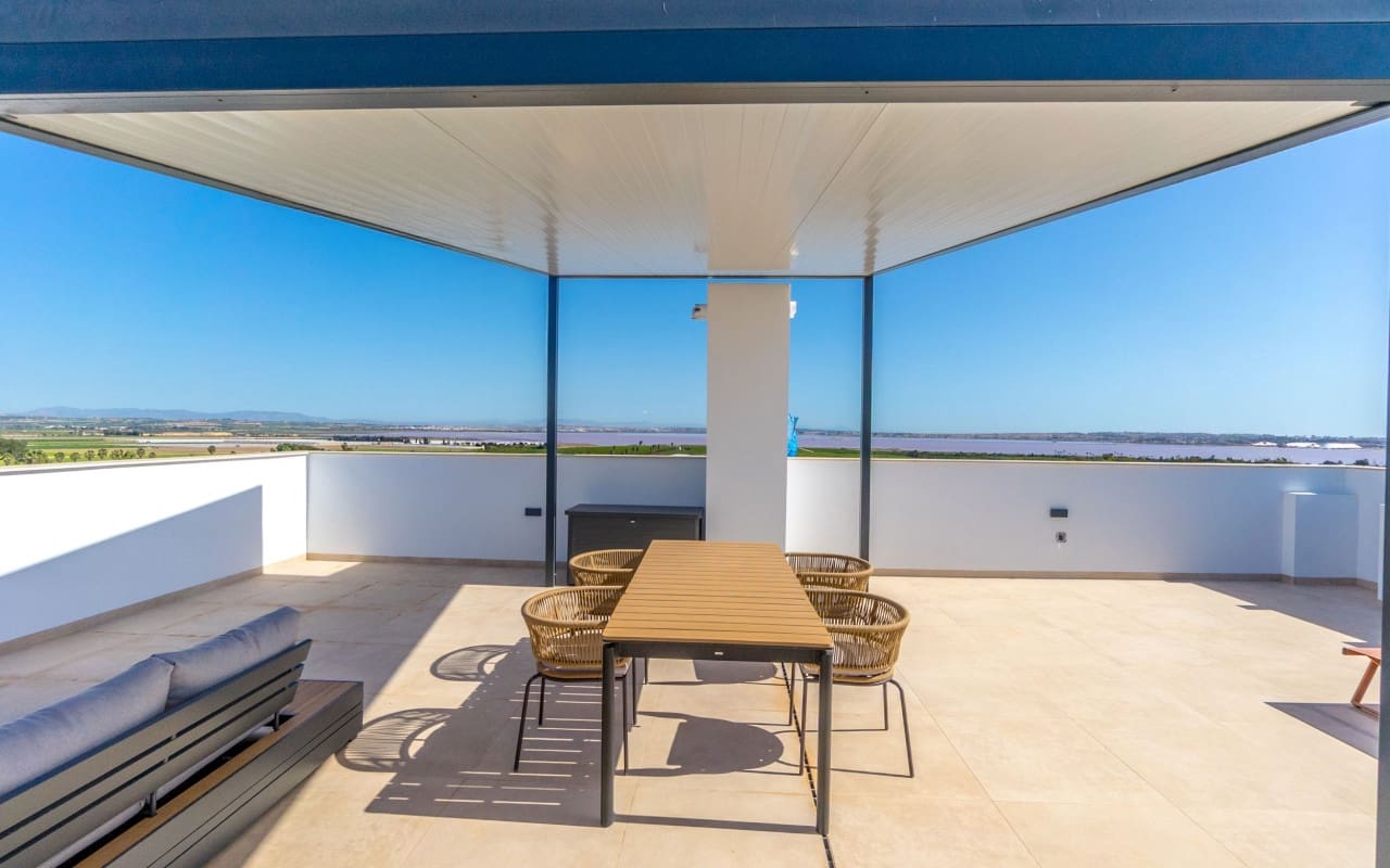 2 soverom Hus til salgs i Torrevieja med svømmebasseng - € 329 900 (Ref: 9046741)