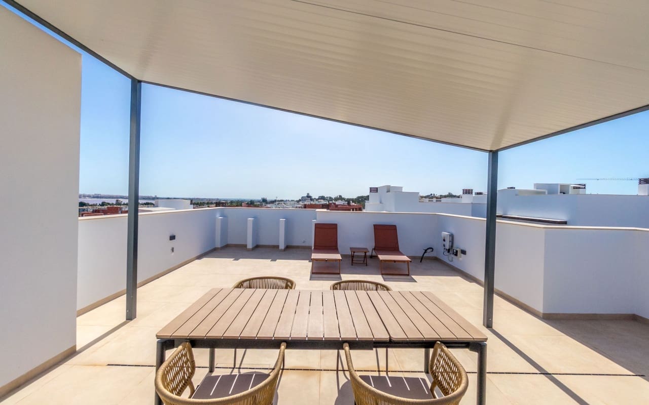 2 soverom Hus til salgs i Torrevieja med svømmebasseng - € 329 900 (Ref: 9046741)