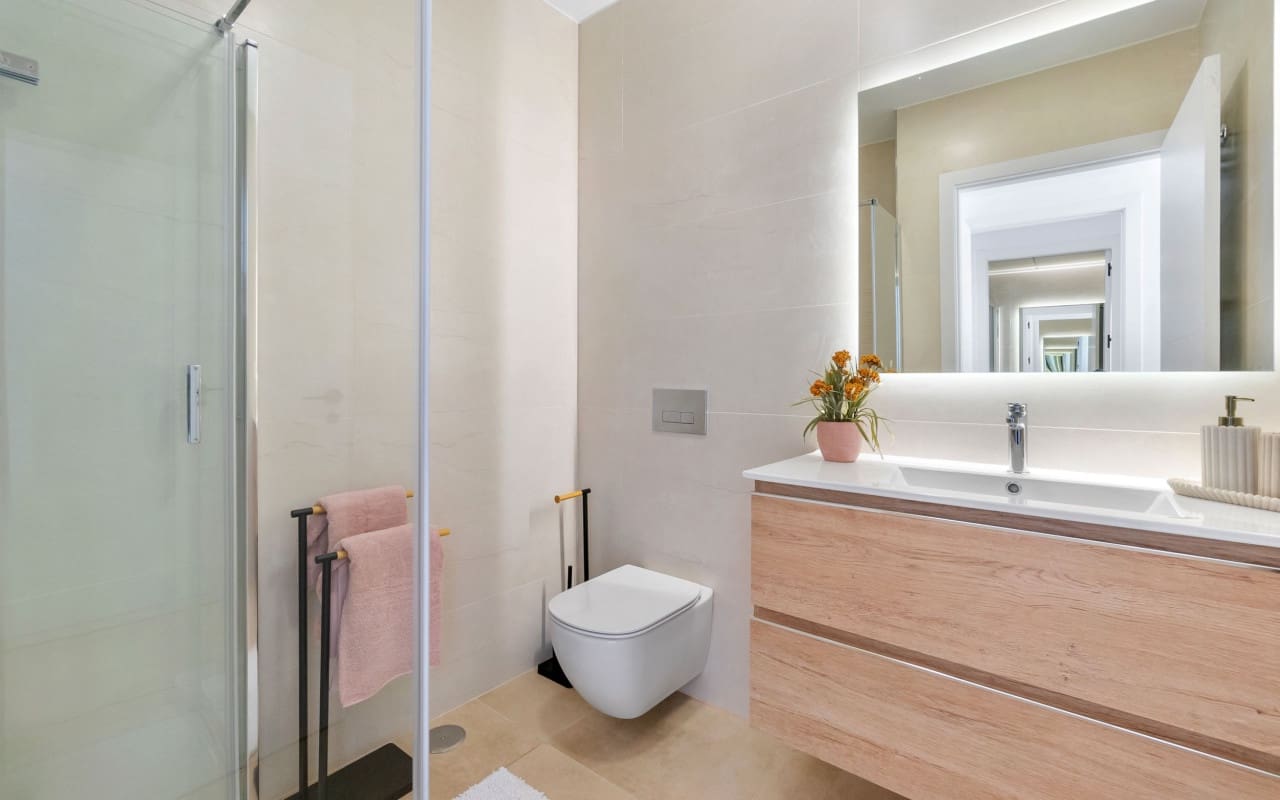 2 slaapkamer Huis te koop in Torrevieja met zwembad - € 299.900 (Ref: 9046742)