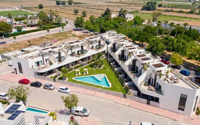 Casa de 2 habitaciones en San Fulgencio en venta con piscina - 261.900 € (Ref: 9046795)