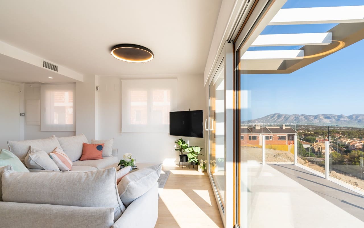 4 soverom Hus til salgs i La Nucia med svømmebasseng - € 439 000 (Ref: 9046827)