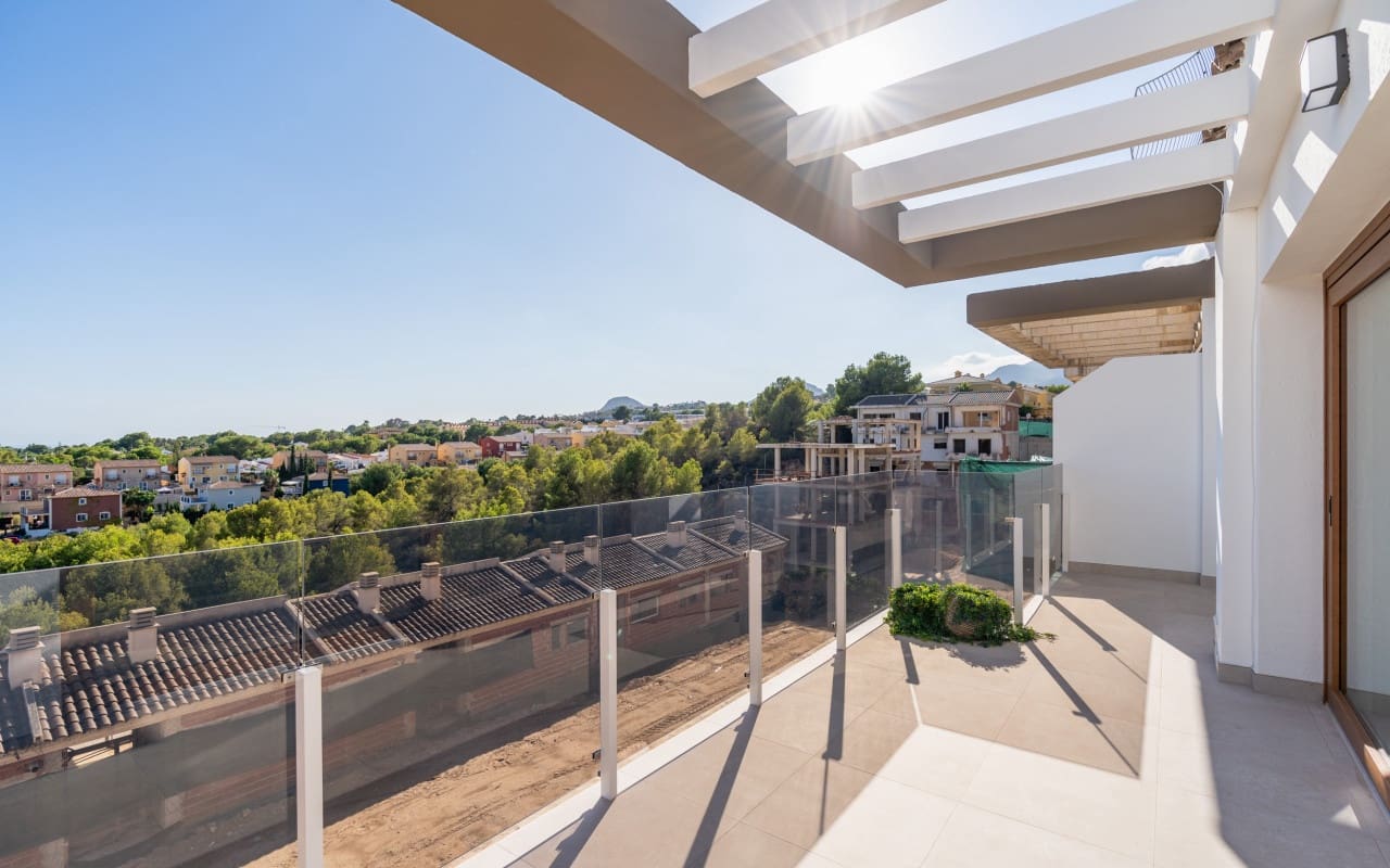 4 soveværelse Byhus til salg i La Nucia med swimmingpool - € 538.000 (Ref: 9046828)