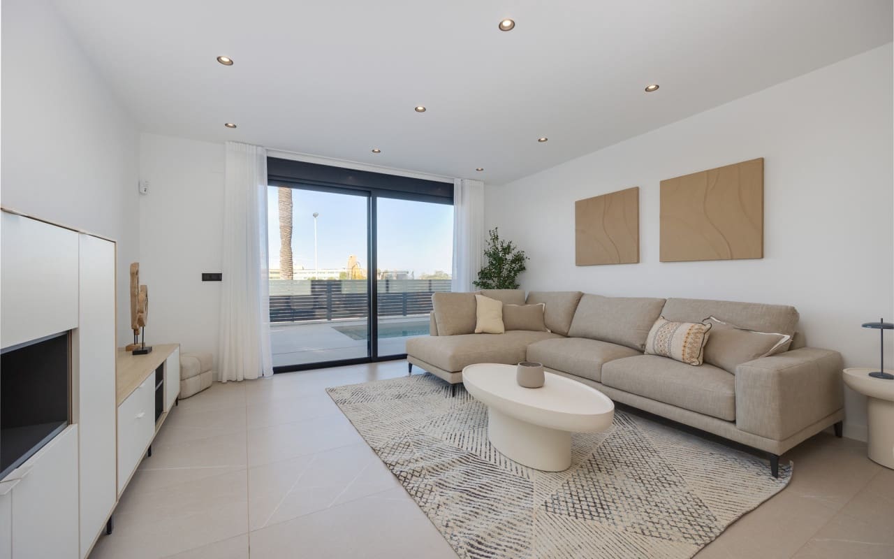 3 soverom Villa til salgs i Torrevieja - € 595 000 (Ref: 9046834)