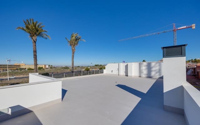 3 bedroom Villa for sale in Aguas Nuevas, Torrevieja - € 595,000 (Ref: 9046834)