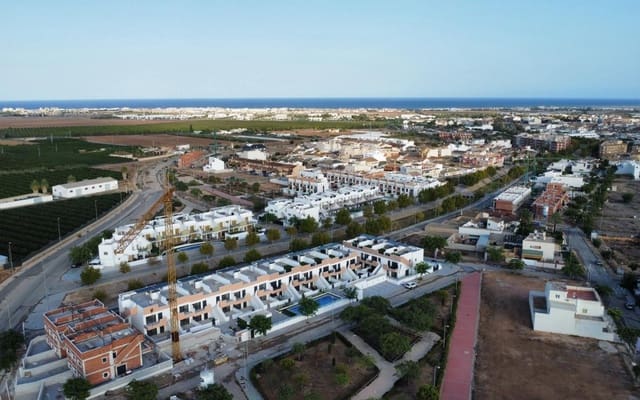 3 chambre Maison de Ville à vendre à Pilar de la Horadada ciudad, Pilar de la Horadada avec piscine - 285 000 € (Ref: 9046932)