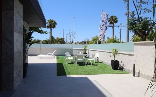 Chalet de 3 habitaciones en Pilar de la Horadada ciudad, Pilar de la Horadada en venta - 725.000 € (Ref: 9046948)