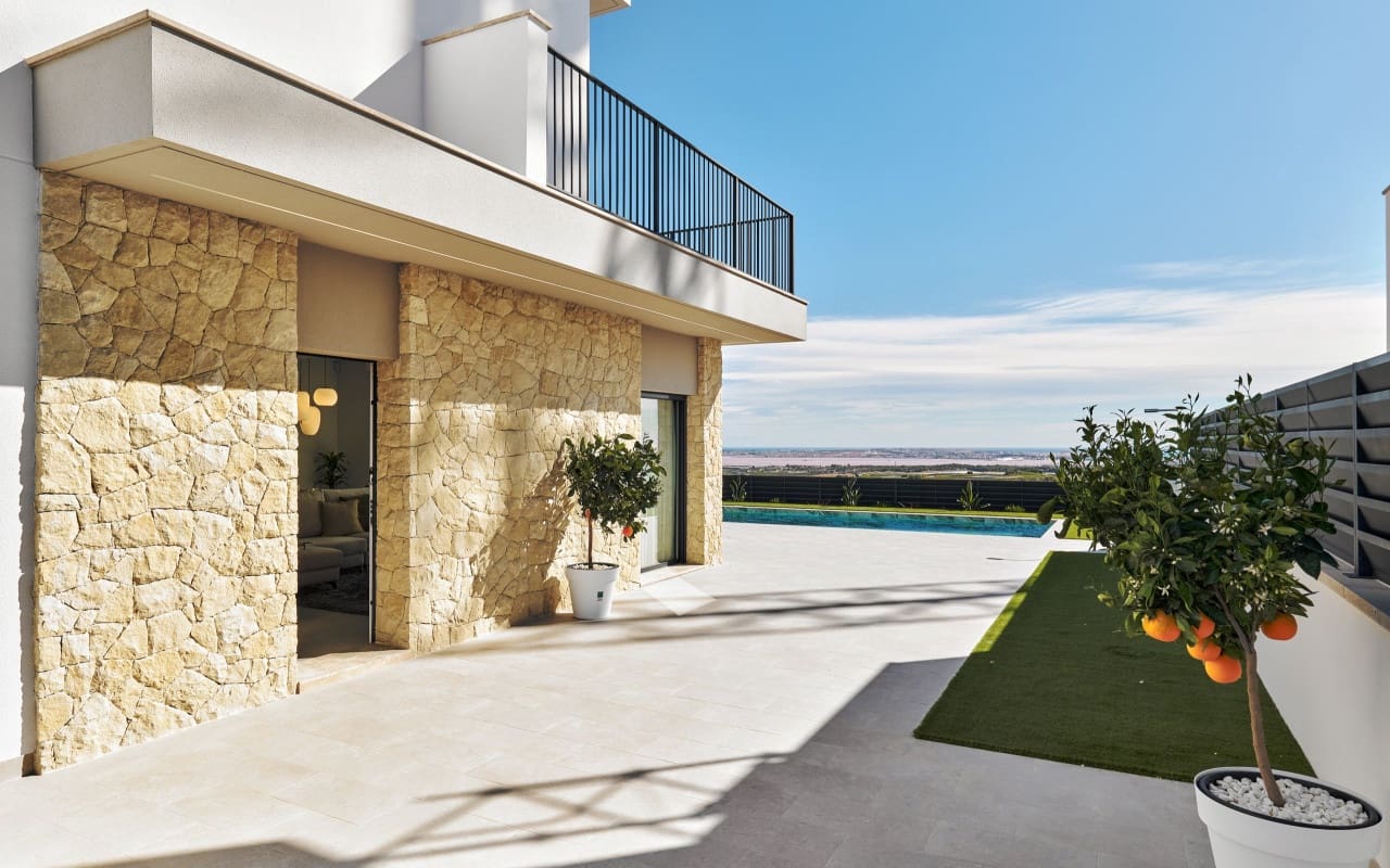 3 bedroom Villa for sale in San Miguel de Salinas - € 1,000,000 (Ref: 9046960)