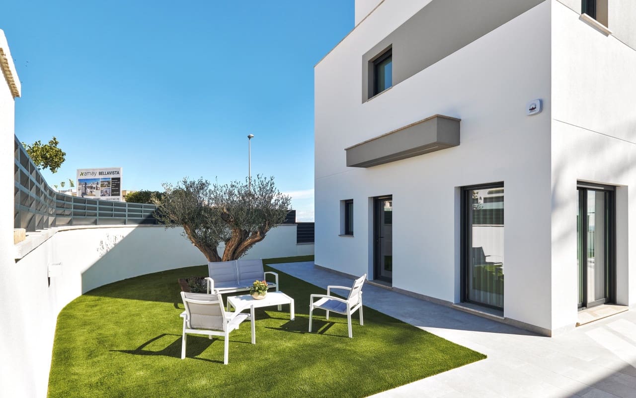 3 bedroom Villa for sale in San Miguel de Salinas - € 1,000,000 (Ref: 9046960)