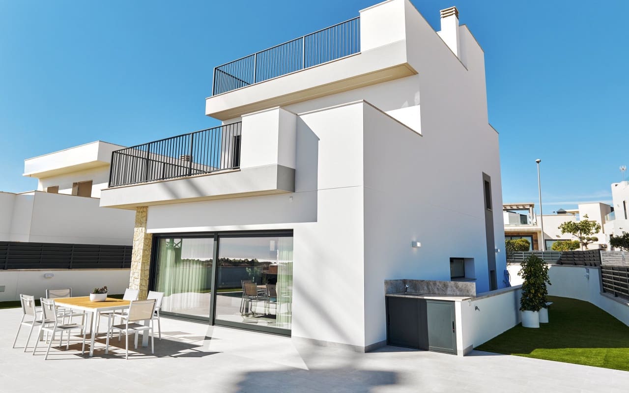 3 bedroom Villa for sale in San Miguel de Salinas - € 1,000,000 (Ref: 9046960)