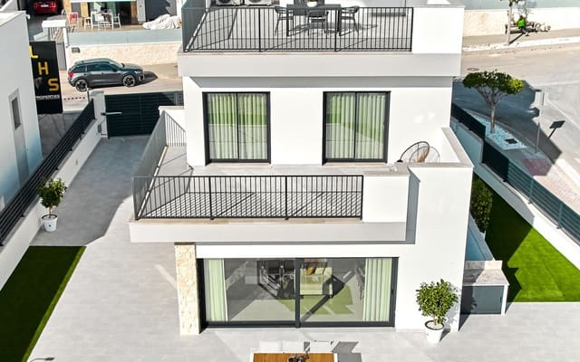 3 bedroom Villa for sale in San Miguel de Salinas - € 1,000,000 (Ref: 9046960)