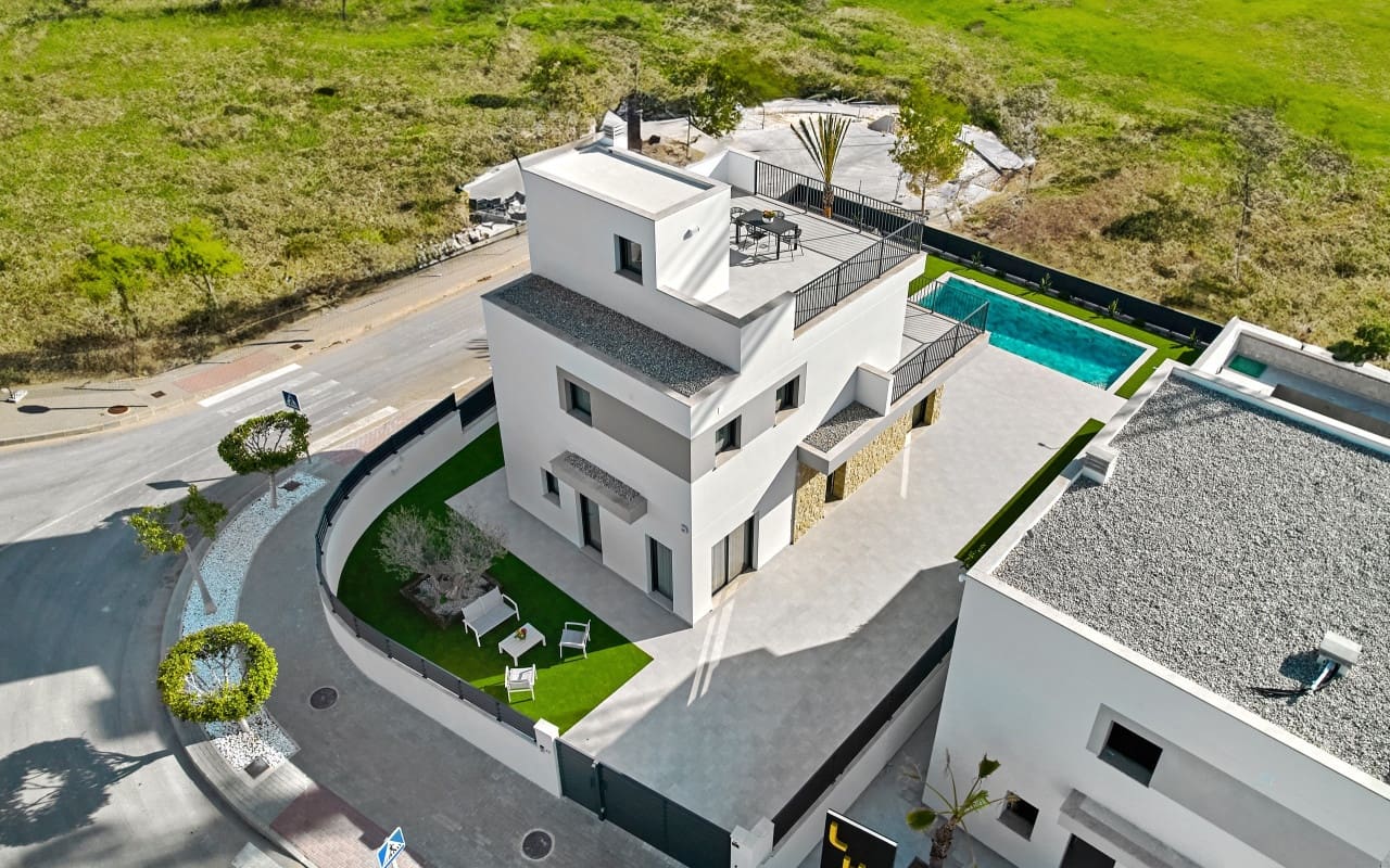 3 bedroom Villa for sale in San Miguel de Salinas - € 1,000,000 (Ref: 9046960)