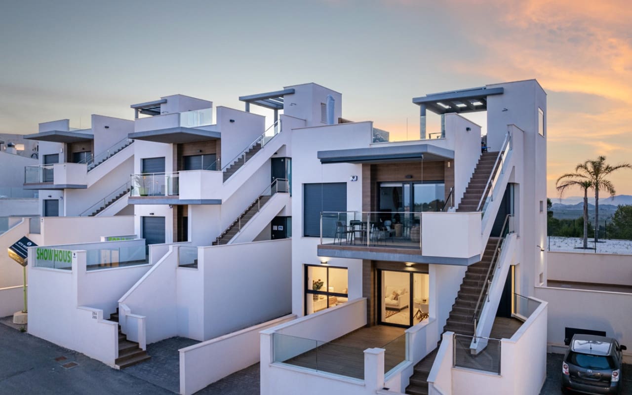 3 soveværelse Byhus til salg i San Miguel de Salinas med swimmingpool - € 395.000 (Ref: 9046966)