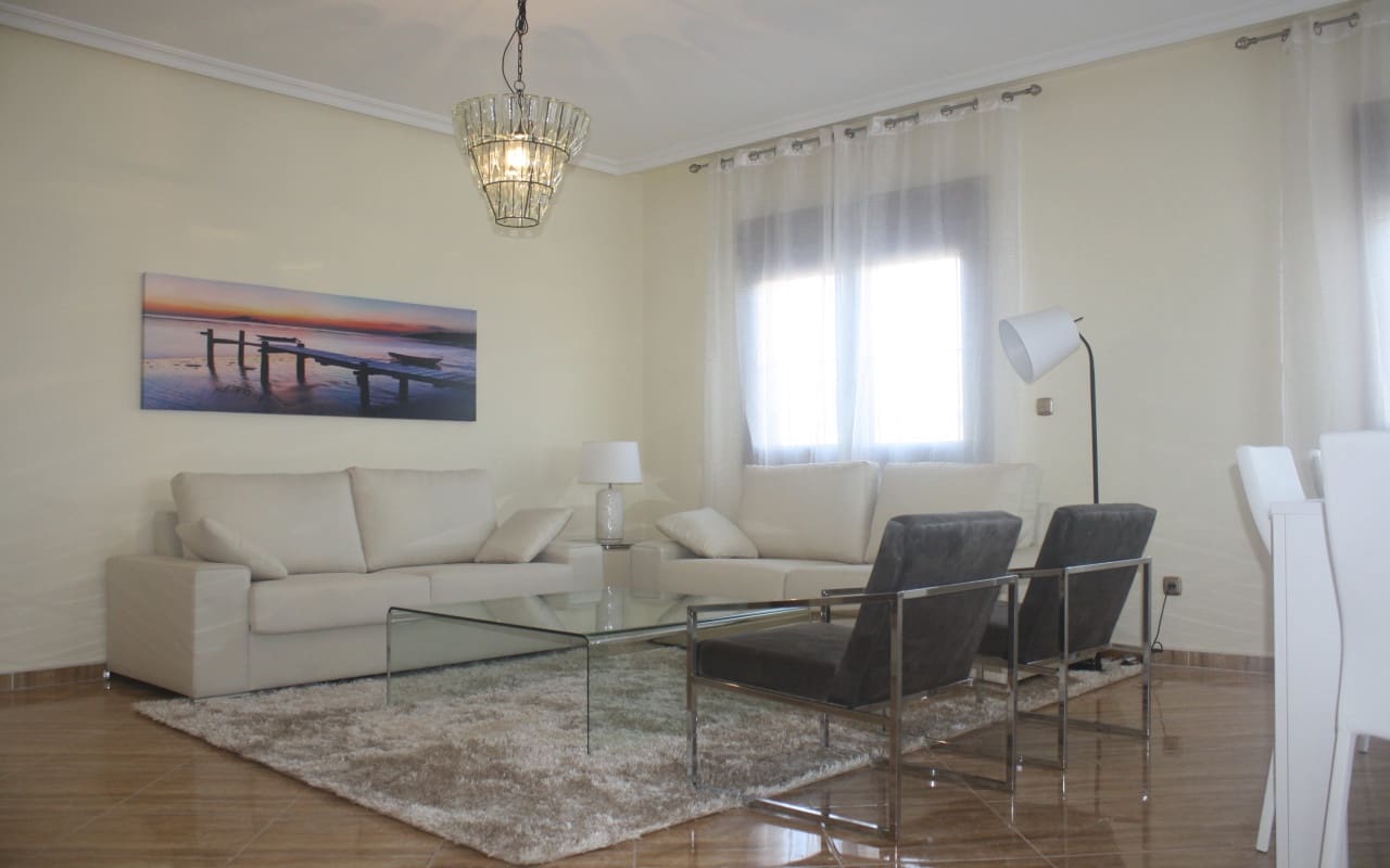 3 slaapkamer Villa te koop in Torrevieja - € 550.000 (Ref: 9046986)