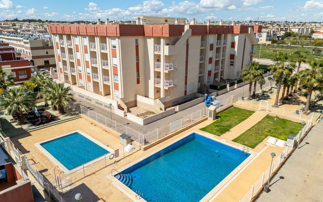 2 slaapkamer Appartement te koop in Orihuela Costa met zwembad - € 187.500 (Ref: 9046998)