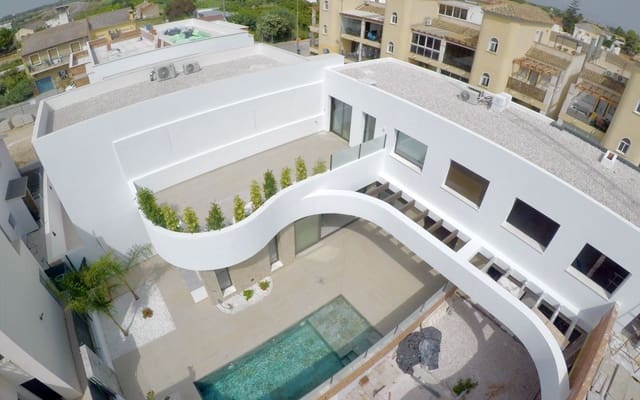 3 bedroom Townhouse for sale in Heredades, Almoradí - € 399,000 (Ref: 9047010)