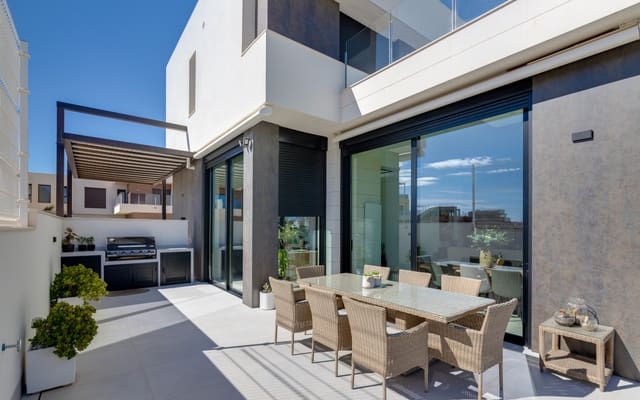 3 Zimmer Villa zu verkaufen in Pinar de Campoverde, Pilar de la Horadada - 574.000 € (Ref: 9047023)