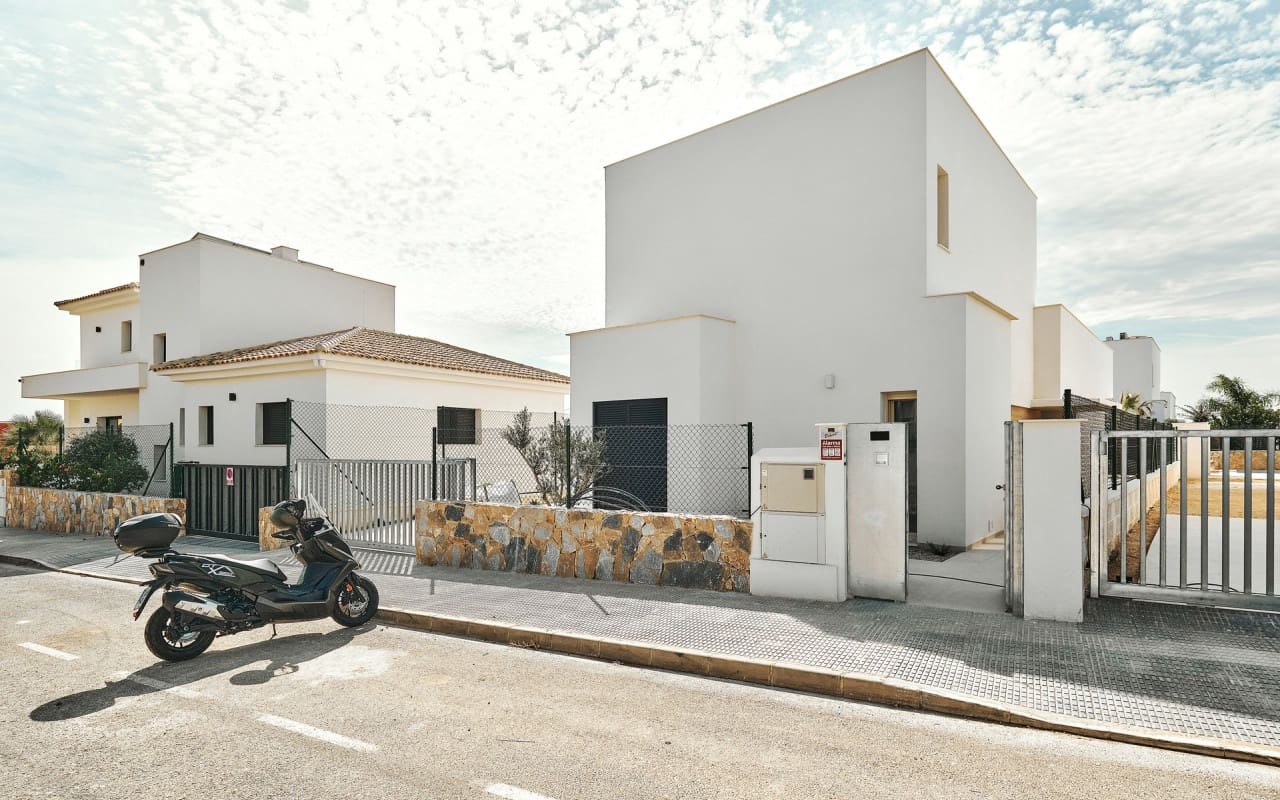 3 bedroom Villa for sale in Los Montesinos - € 439,000 (Ref: 9047029)