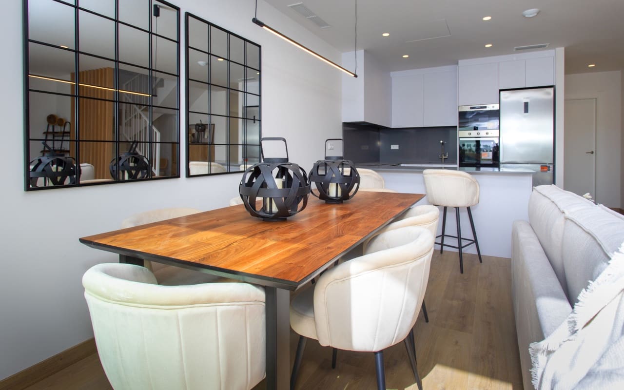 3 soveværelse Byhus til salg i Monforte del Cid med swimmingpool - € 332.500 (Ref: 9048560)