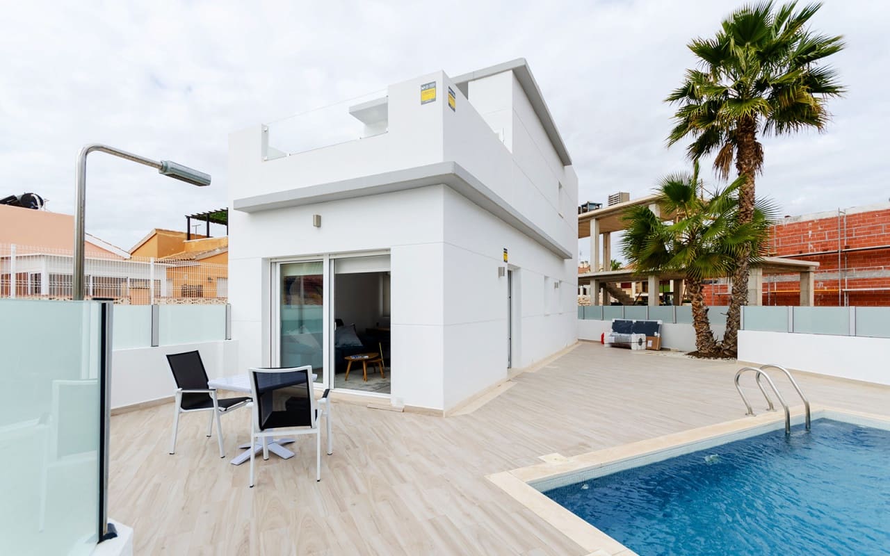 3 soverom Hus til salgs i Torrevieja - € 409 000 (Ref: 9049641)