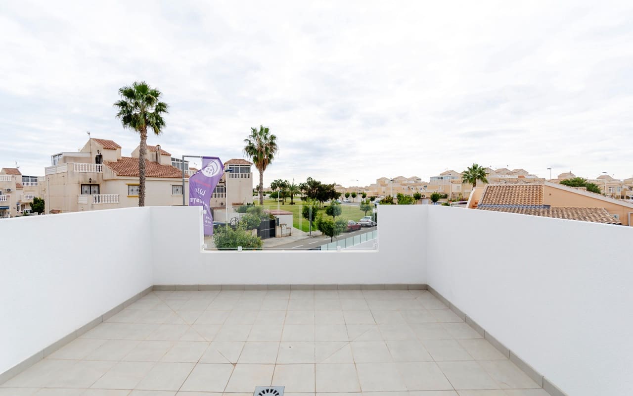 3 soverom Hus til salgs i Torrevieja - € 409 000 (Ref: 9049641)