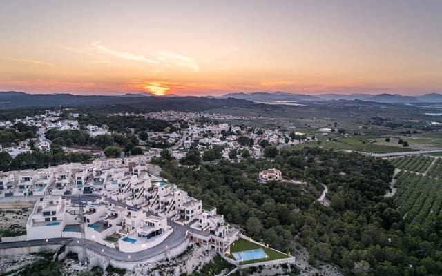 3 soveværelse Byhus til salg i San Miguel de Salinas med swimmingpool - € 395.000 (Ref: 9049883)