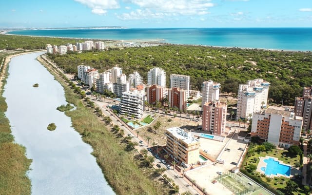 2 sovrum Takvåning till salu i Puerto Deportivo, Guardamar del Segura med pool - 449 000 € (Ref: 9049915)