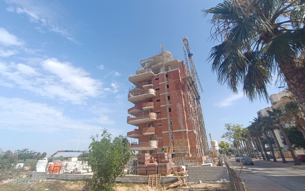 2 sovrum Takvåning till salu i Guardamar del Segura med pool - 449 000 € (Ref: 9049915)