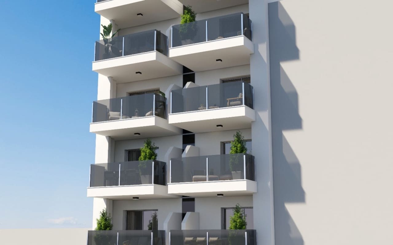 3 makuuhuone Huoneisto myytävänä paikassa Torrevieja mukana uima-altaan - 279 000 € (Ref: 9049928)