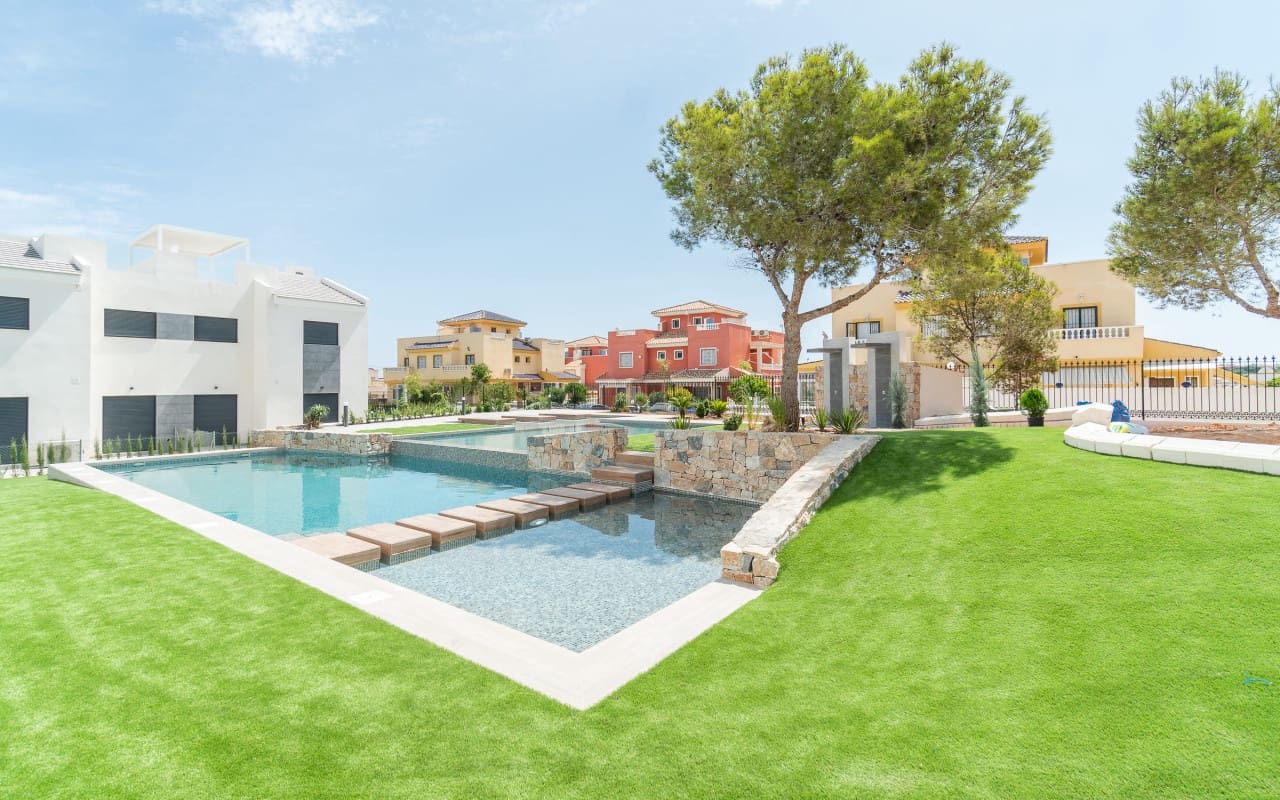 3 slaapkamer Huis te koop in Torrevieja met zwembad - € 279.900 (Ref: 9050099)