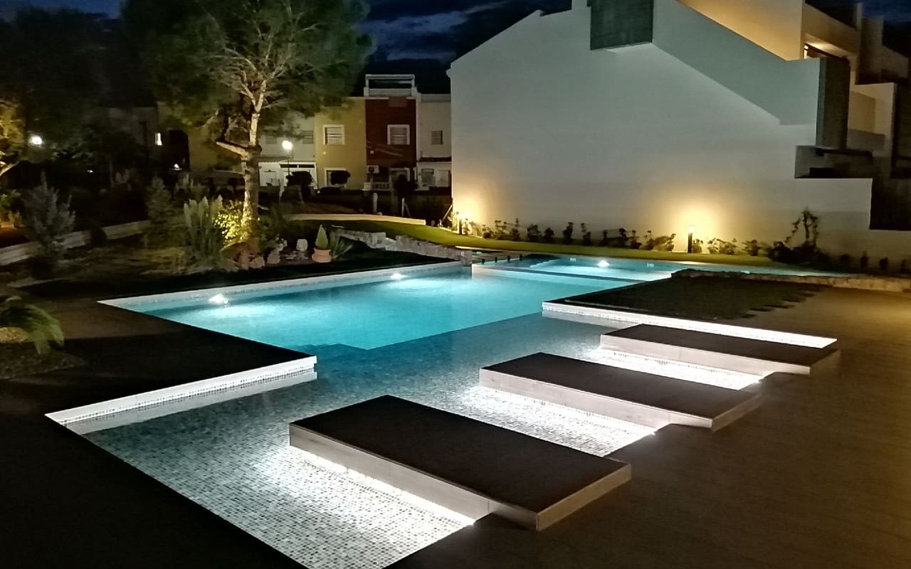 3 slaapkamer Huis te koop in Torrevieja met zwembad - € 279.900 (Ref: 9050099)