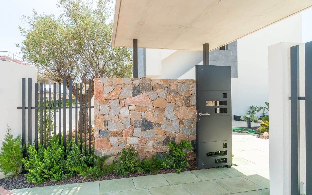 3 slaapkamer Huis te koop in Torrevieja met zwembad - € 279.900 (Ref: 9050099)