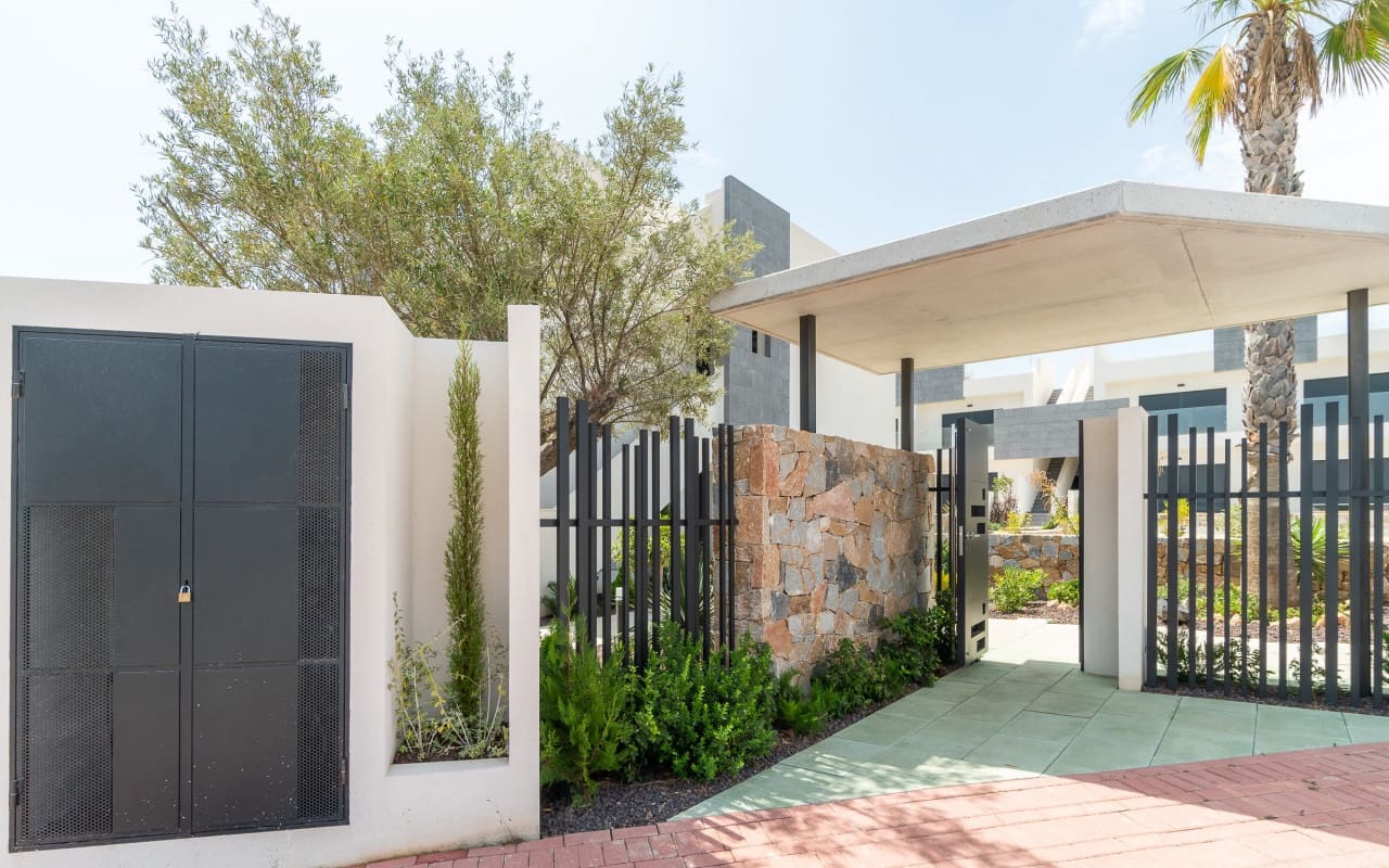 3 slaapkamer Huis te koop in Torrevieja met zwembad - € 279.900 (Ref: 9050099)