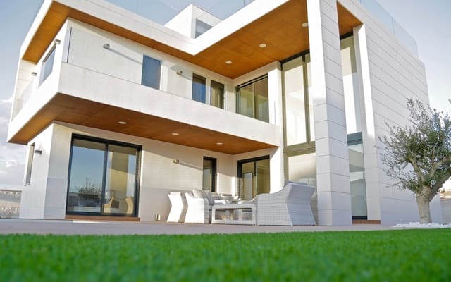 3 slaapkamer Villa te koop in Dehesa de Campoamor, Orihuela - € 1.035.000 (Ref: 9050106)