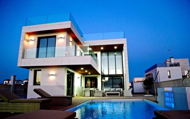 3 slaapkamer Villa te koop in Dehesa de Campoamor, Orihuela - € 1.035.000 (Ref: 9050106)