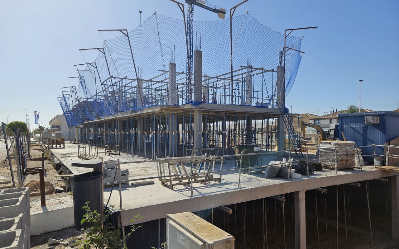 2 quarto Casa em Banda para venda em Torre de la Horadada com piscina - 385 000 € (Ref: 9050122)