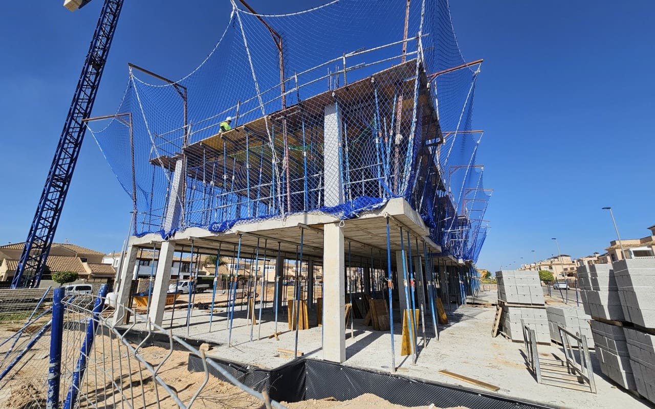 2 quarto Casa em Banda para venda em Torre de la Horadada com piscina - 385 000 € (Ref: 9050122)