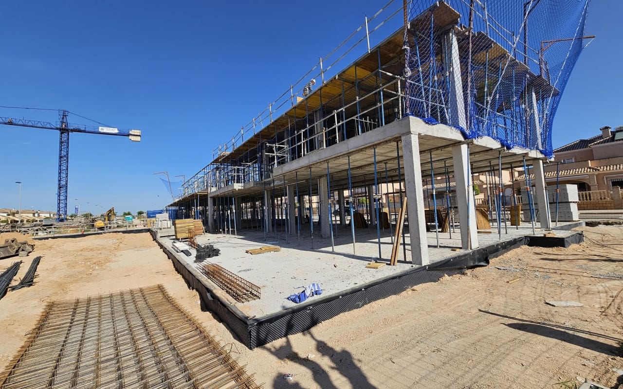 2 quarto Casa em Banda para venda em Torre de la Horadada com piscina - 385 000 € (Ref: 9050122)