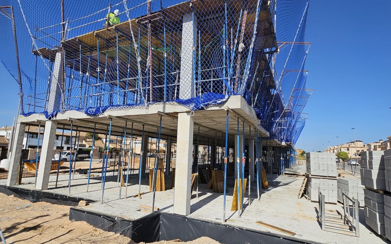 2 quarto Casa em Banda para venda em Torre de la Horadada com piscina - 385 000 € (Ref: 9050122)