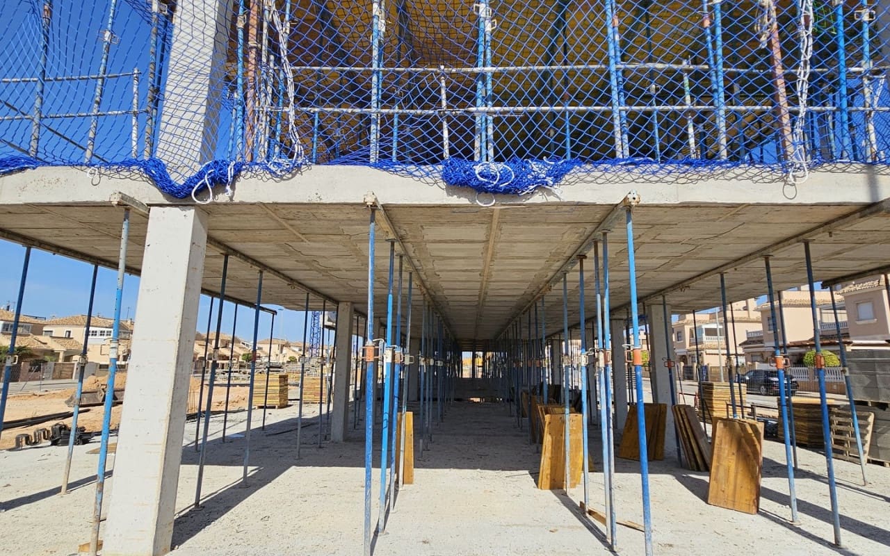 2 quarto Casa em Banda para venda em Torre de la Horadada com piscina - 385 000 € (Ref: 9050122)