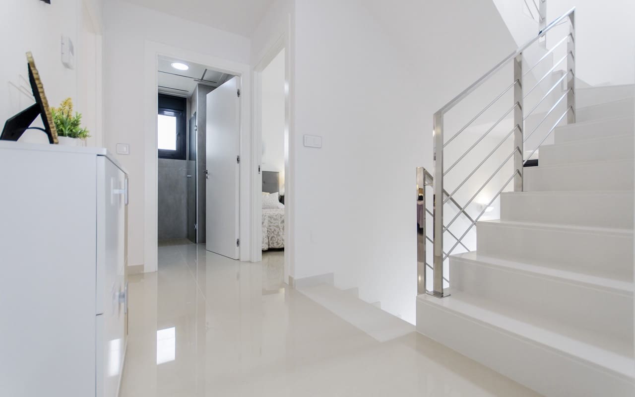 Chalet de 3 habitaciones en San Miguel de Salinas en venta con piscina - 630.000 € (Ref: 9050124)