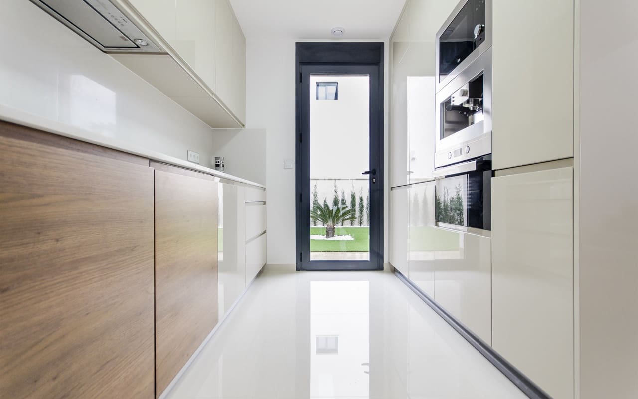 Chalet de 3 habitaciones en San Miguel de Salinas en venta con piscina - 630.000 € (Ref: 9050124)