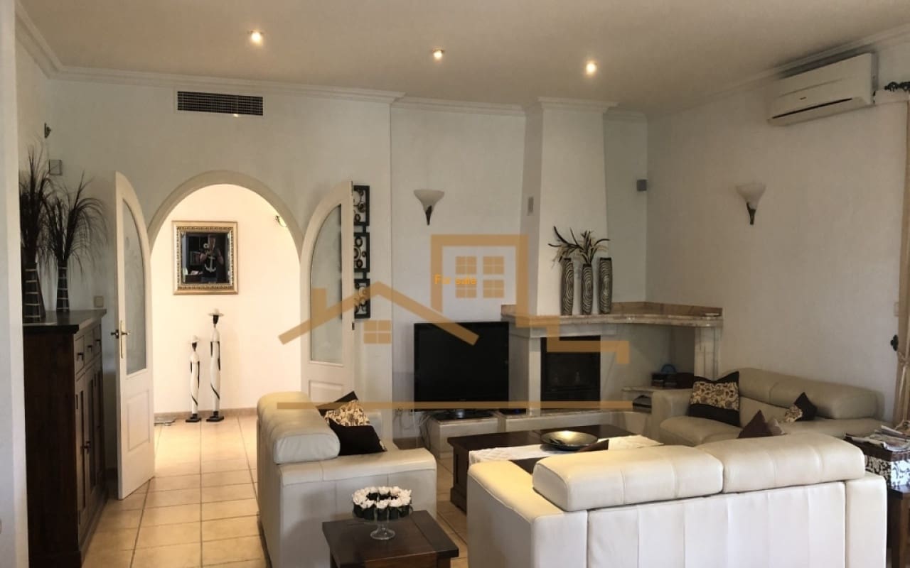 7 quarto Moradia para venda em La Marquesa com piscina - 1 250 000 € (Ref: 9053630)