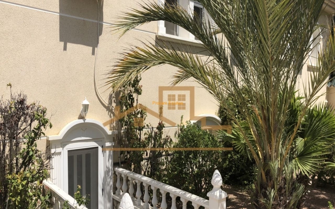 7 quarto Moradia para venda em La Marquesa com piscina - 1 250 000 € (Ref: 9053630)