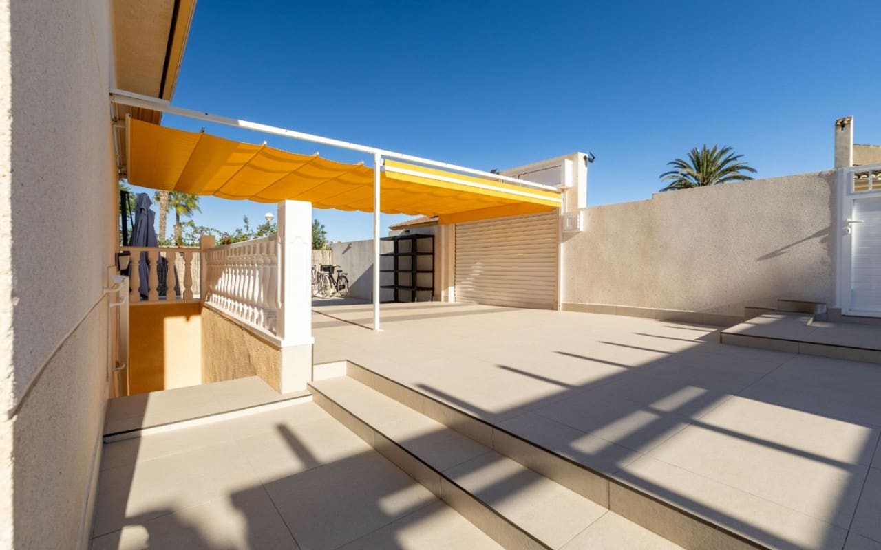 5 sovrum Villa till salu i Benijofar med pool - 495 000 € (Ref: 9053632)