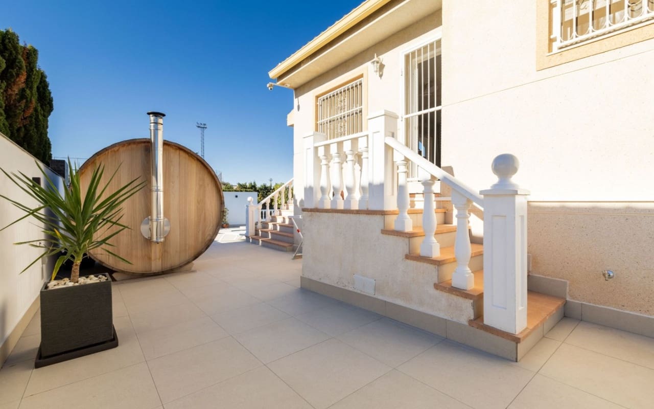 5 sovrum Villa till salu i Benijofar med pool - 495 000 € (Ref: 9053632)