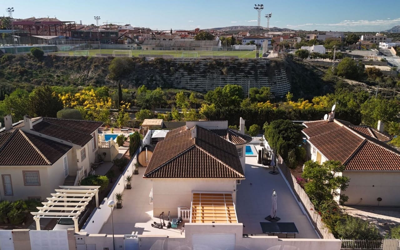 5 sovrum Villa till salu i Benijofar med pool - 495 000 € (Ref: 9053632)