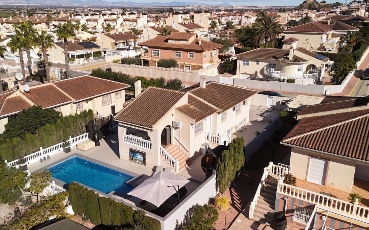 5 sovrum Villa till salu i Benijofar med pool - 495 000 € (Ref: 9053632)