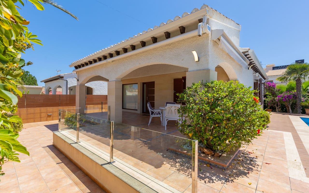 4 soveværelse Villa til salg i Orihuela Costa - € 749.900 (Ref: 9053634)