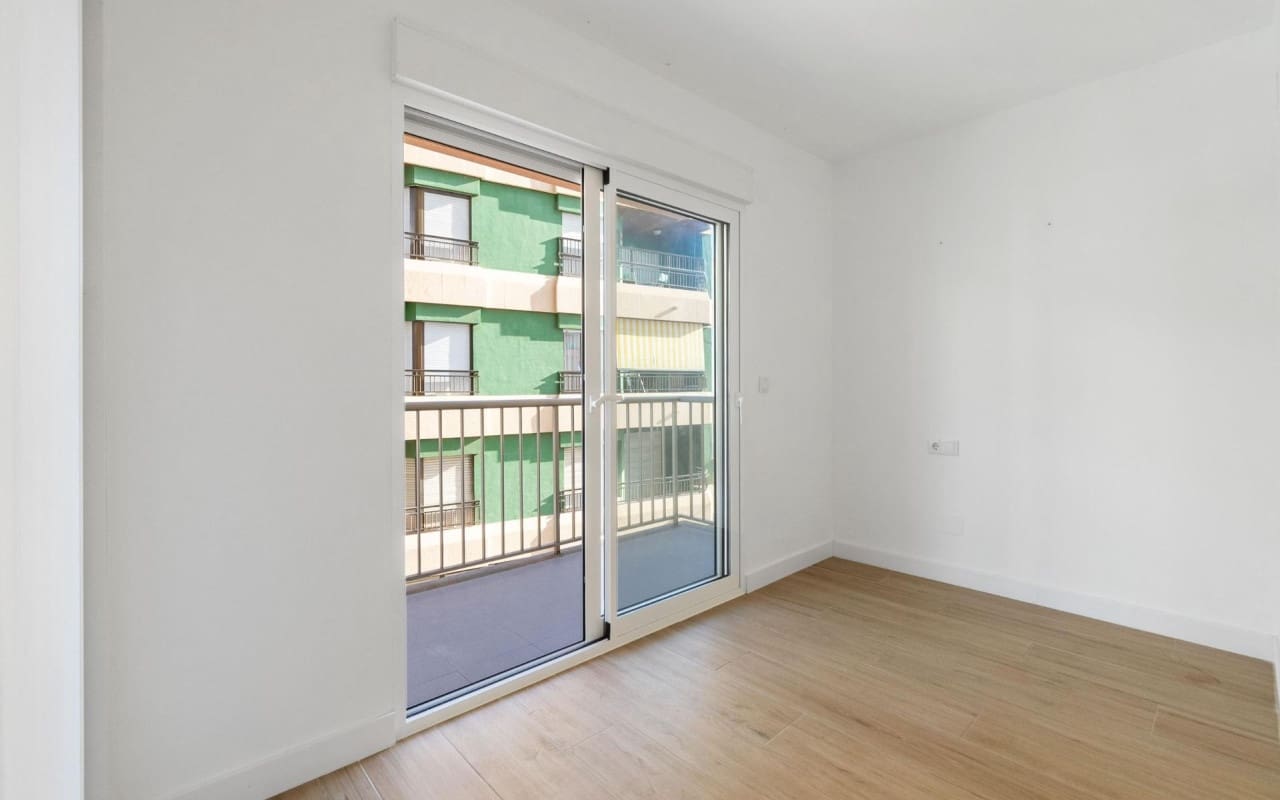 4 sypialnia Apartament na sprzedaż w Torrevieja - 379 000 € (Ref: 9053647)