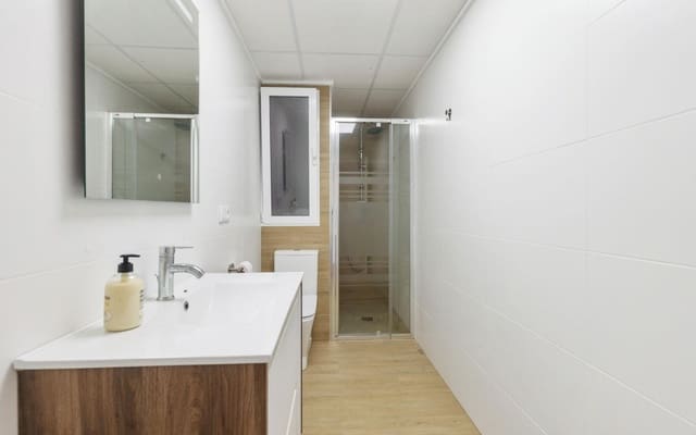 Apartamento de 4 habitaciones en Las Piscinas Naturales, Torrevieja en venta - 379.000 € (Ref: 9053647)